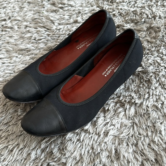 Donald J Pliner Black Ballet Flats, EUC, size 7.5 - Picture 3 of 7